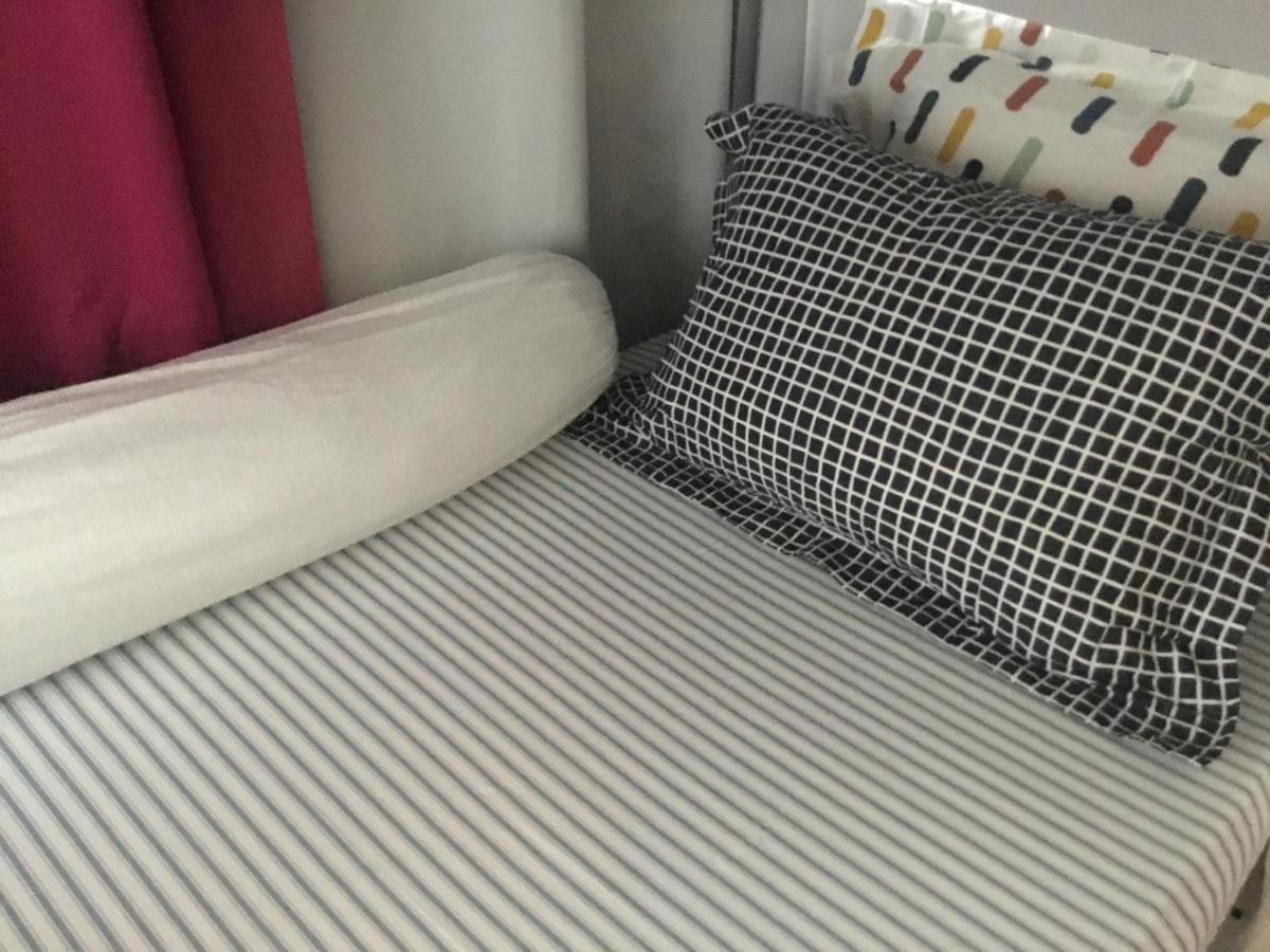 بوبْئيني Just For Sleep - Parisian Male Dorm Room -Daily Stays 8Pm To 10Am- Contact Booking Message On The Arrival- Pas D'Appel Phone المظهر الخارجي الصورة